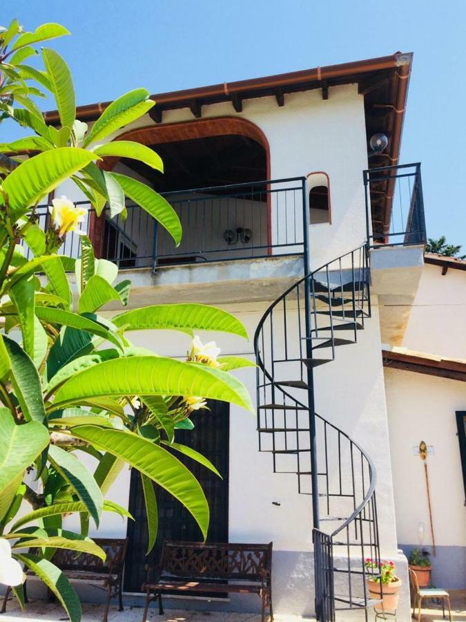 门菲Casa Vacanza Mariaoliva别墅 外观 照片